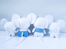 Load image into Gallery viewer, Custom family of 4 Mausehold plushies