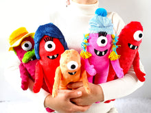 Load image into Gallery viewer, Handmade custom Muno´s Family plushies
